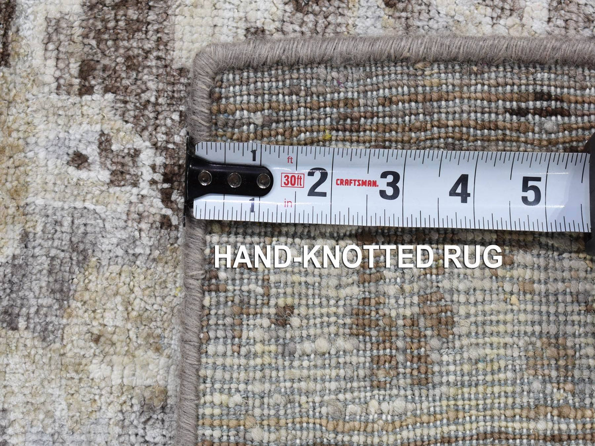 Modern / Contemporary hand-knotted wool/silk rug in Gray, 2' x 2' — SKU O080439 (view 6)