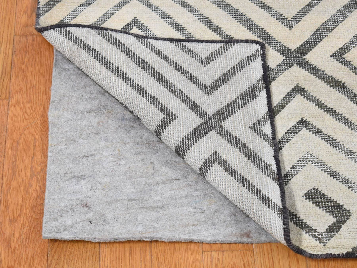 Modern / Contemporary hand-knotted wool/silk rug in Ivory, 9' x 12' — SKU O080447 (view 5)