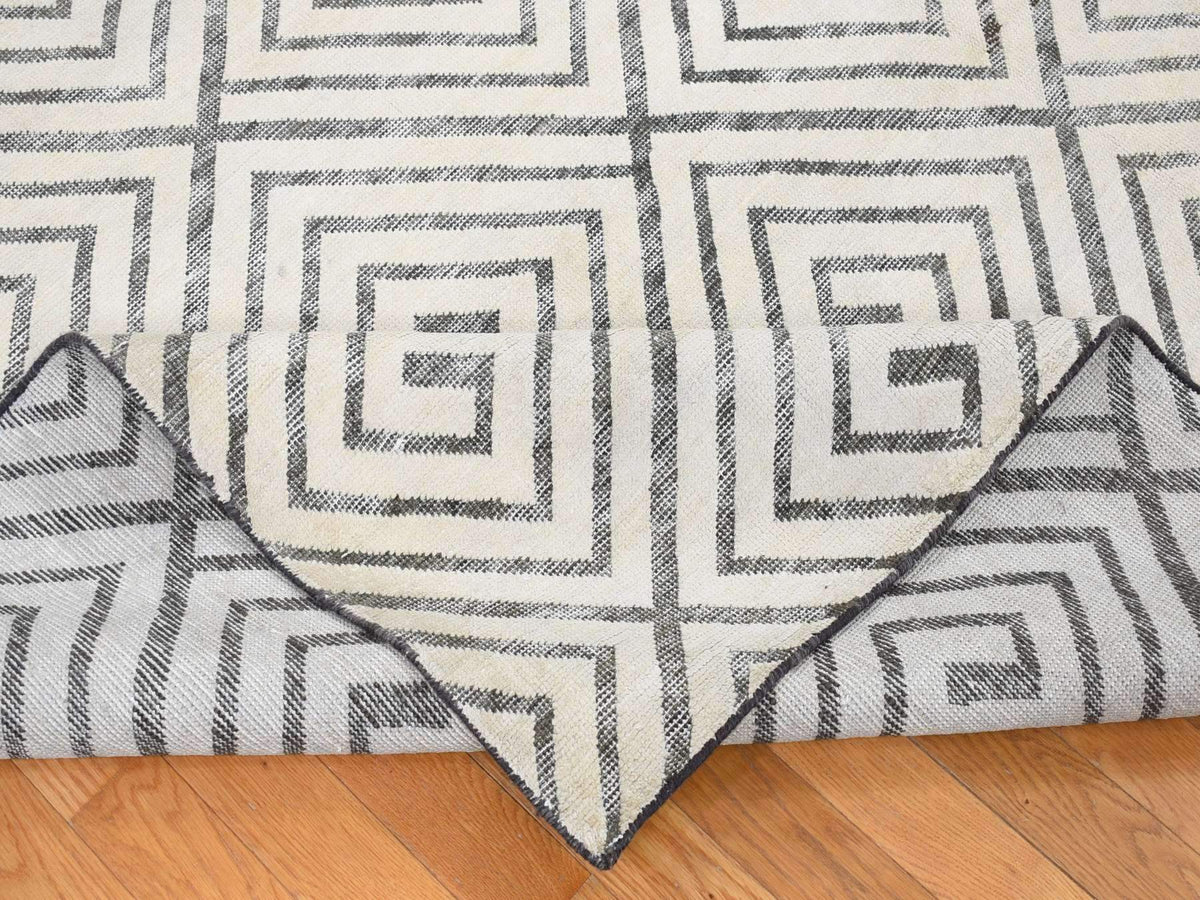 Modern / Contemporary hand-knotted wool/silk rug in Ivory, 9' x 12' — SKU O080447 (view 7)