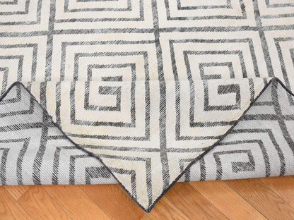 Modern / Contemporary hand-knotted wool/silk rug in Ivory, 9' x 12' — SKU O080447 (view 7)