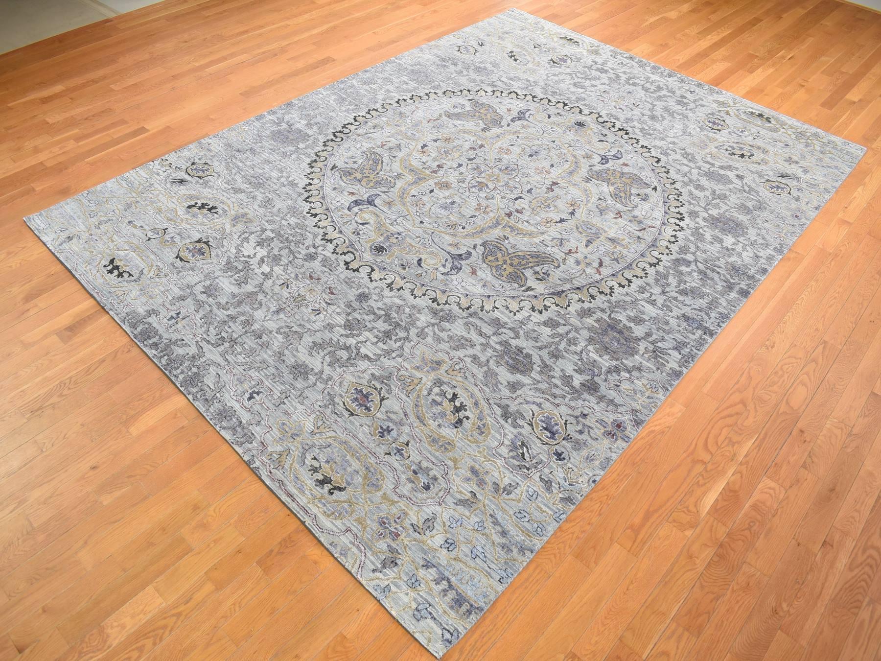 Transitional hand-knotted wool/silk rug in Gray, 9' x 12' — SKU O080451 (view 3)
