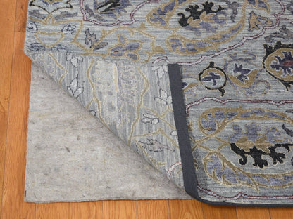 Transitional hand-knotted wool/silk rug in Gray, 9' x 12' — SKU O080451 (view 4)