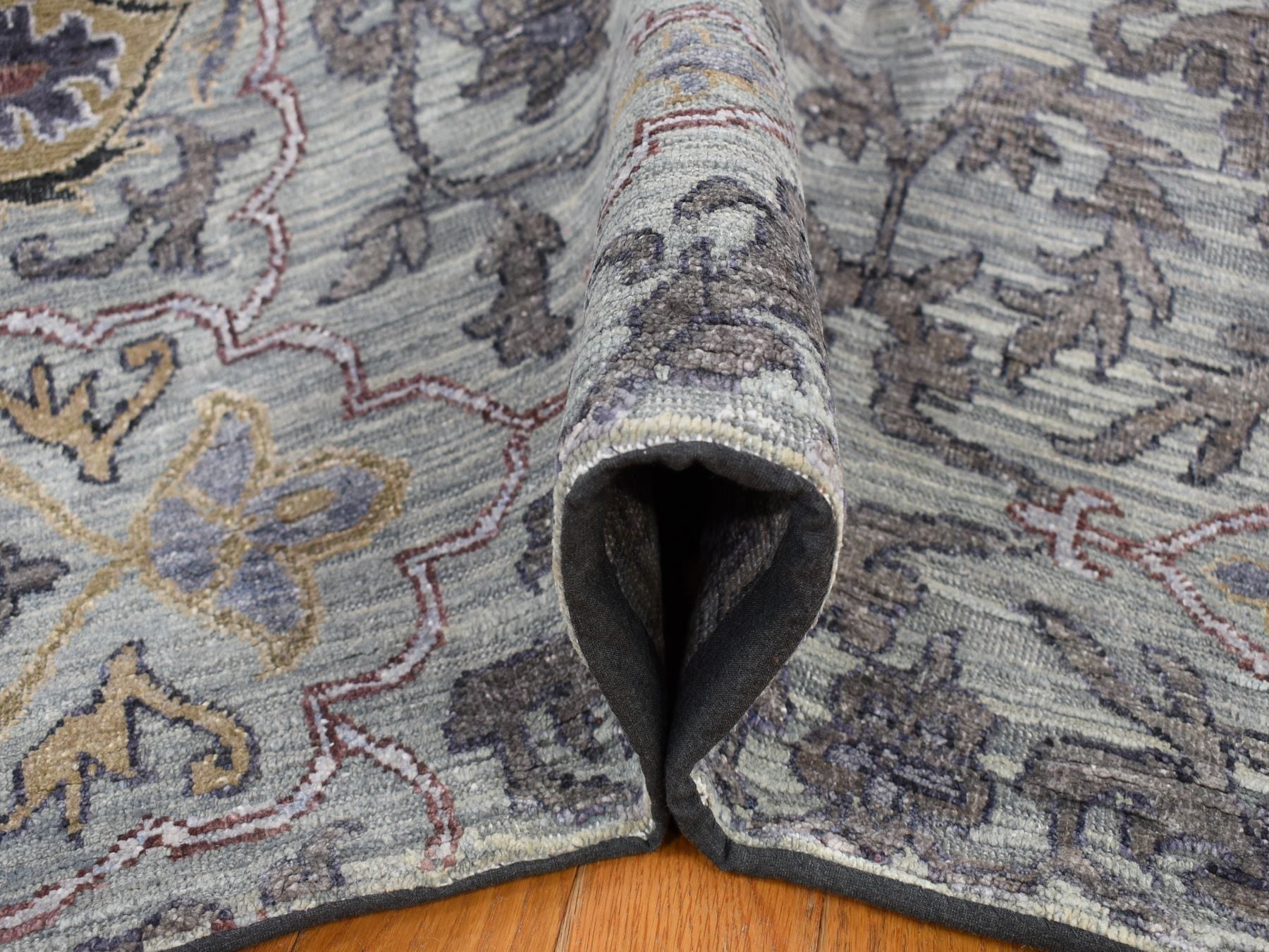 Transitional hand-knotted wool/silk rug in Gray, 9' x 12' — SKU O080451 (view 5)