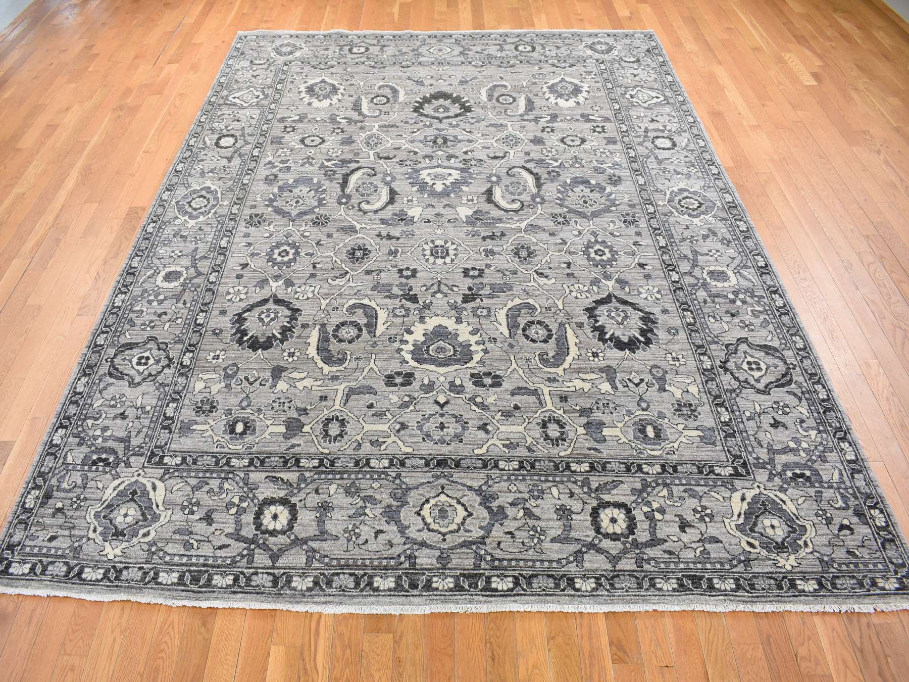 Sultanabad Oushak hand-knotted wool rug in Gray, 9'1" x 12'3" — SKU O080452 (view 2)