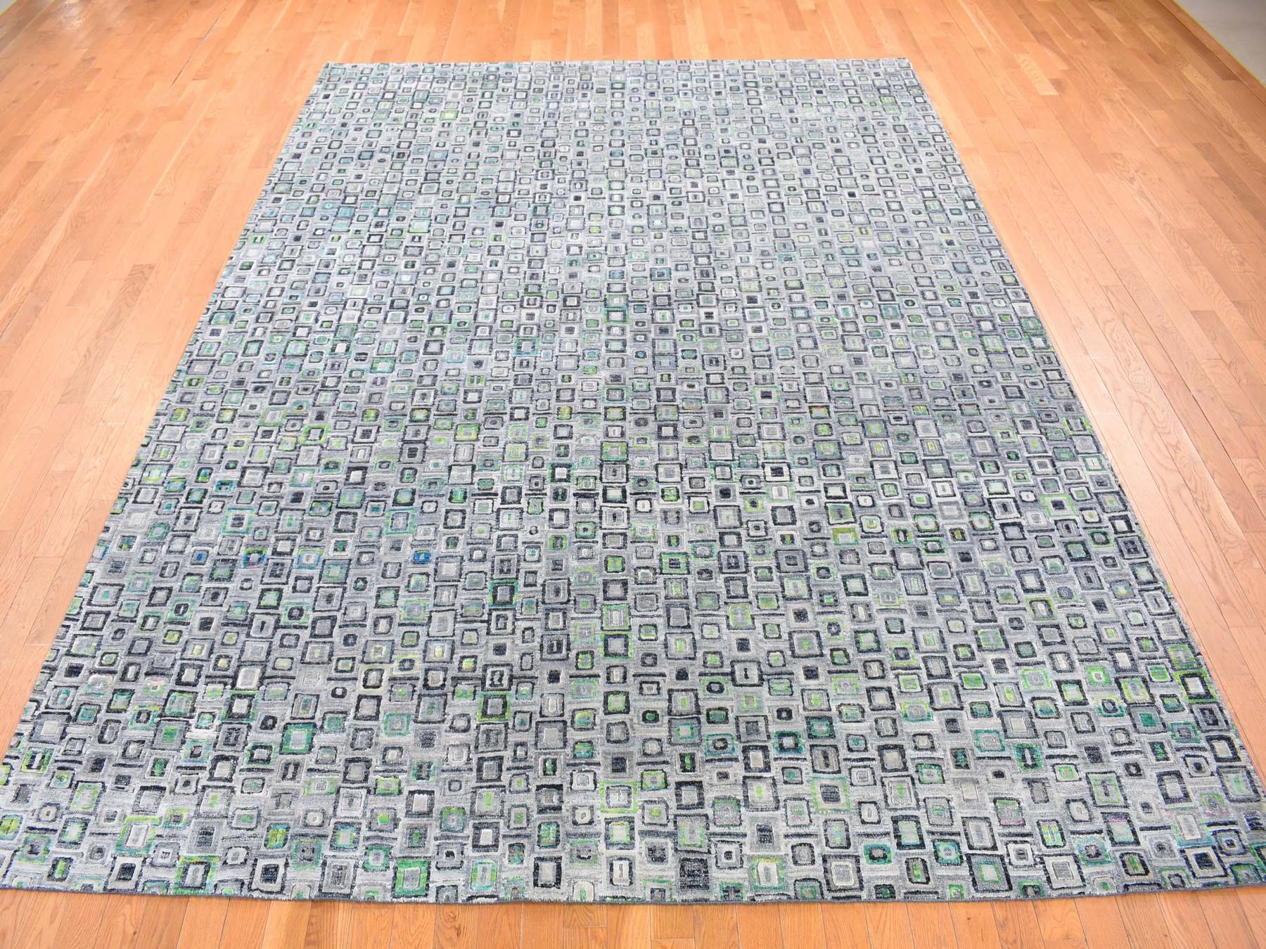 Modern / Contemporary hand-knotted wool/silk rug in Gray, 9' x 12'3" — SKU O080455 (view 3)