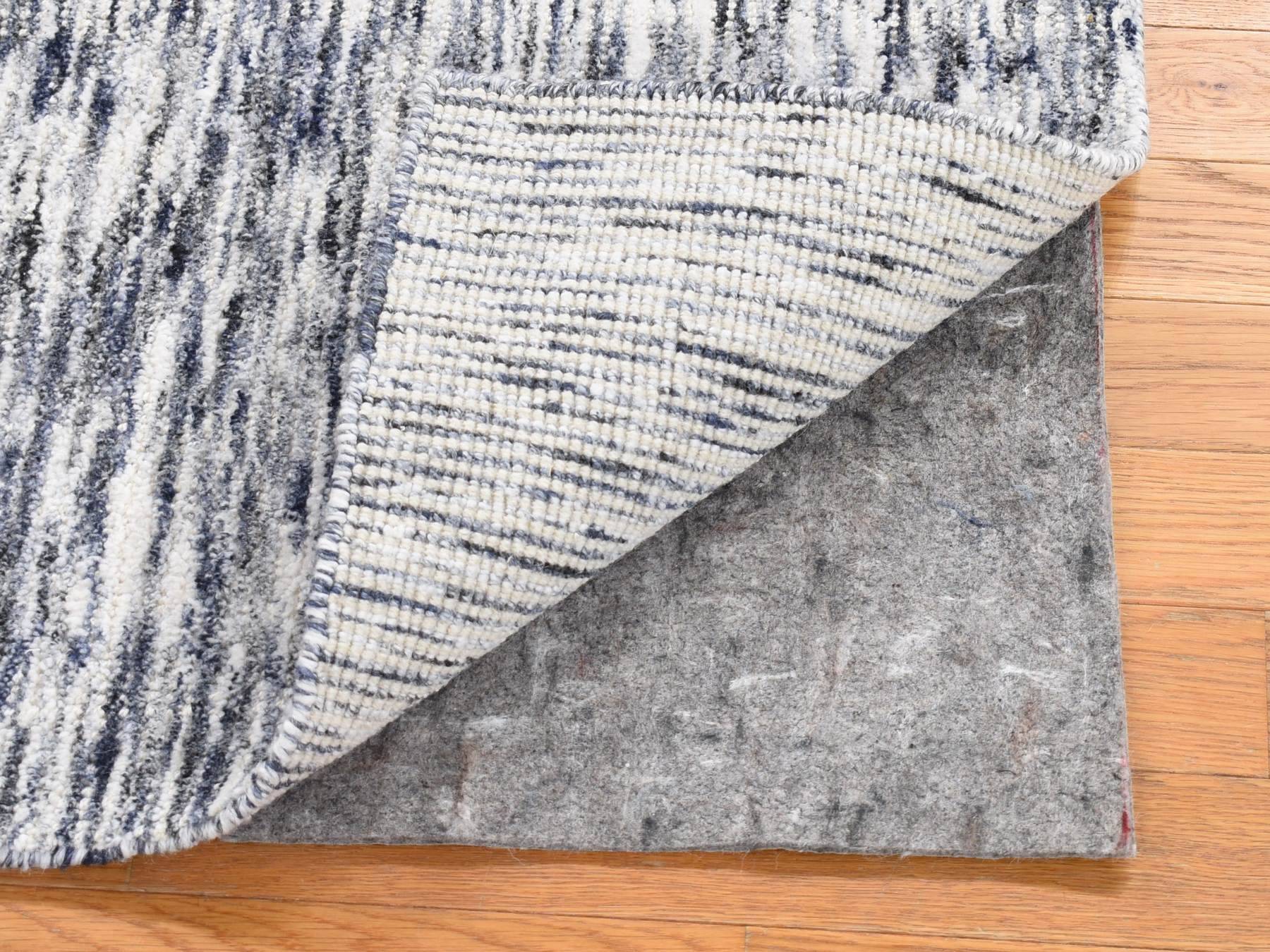 Modern / Contemporary hand-knotted wool/silk rug in Ivory, 1'10" x 2' — SKU O080470 (view 2)