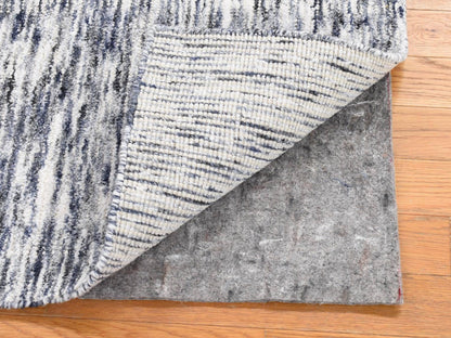 Modern / Contemporary hand-knotted wool/silk rug in Ivory, 1'10" x 2' — SKU O080470 (view 2)