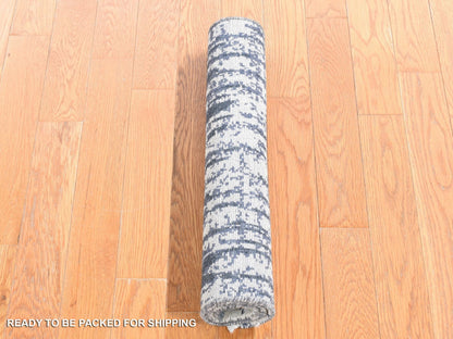 Modern / Contemporary hand-knotted wool rug in Ivory, 2' x 2'4" — SKU O080490 (view 4)