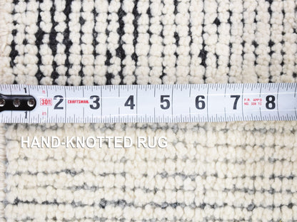Modern / Contemporary hand-knotted wool rug in Ivory, 1'1" x 1'1" — SKU O080495 (view 6)