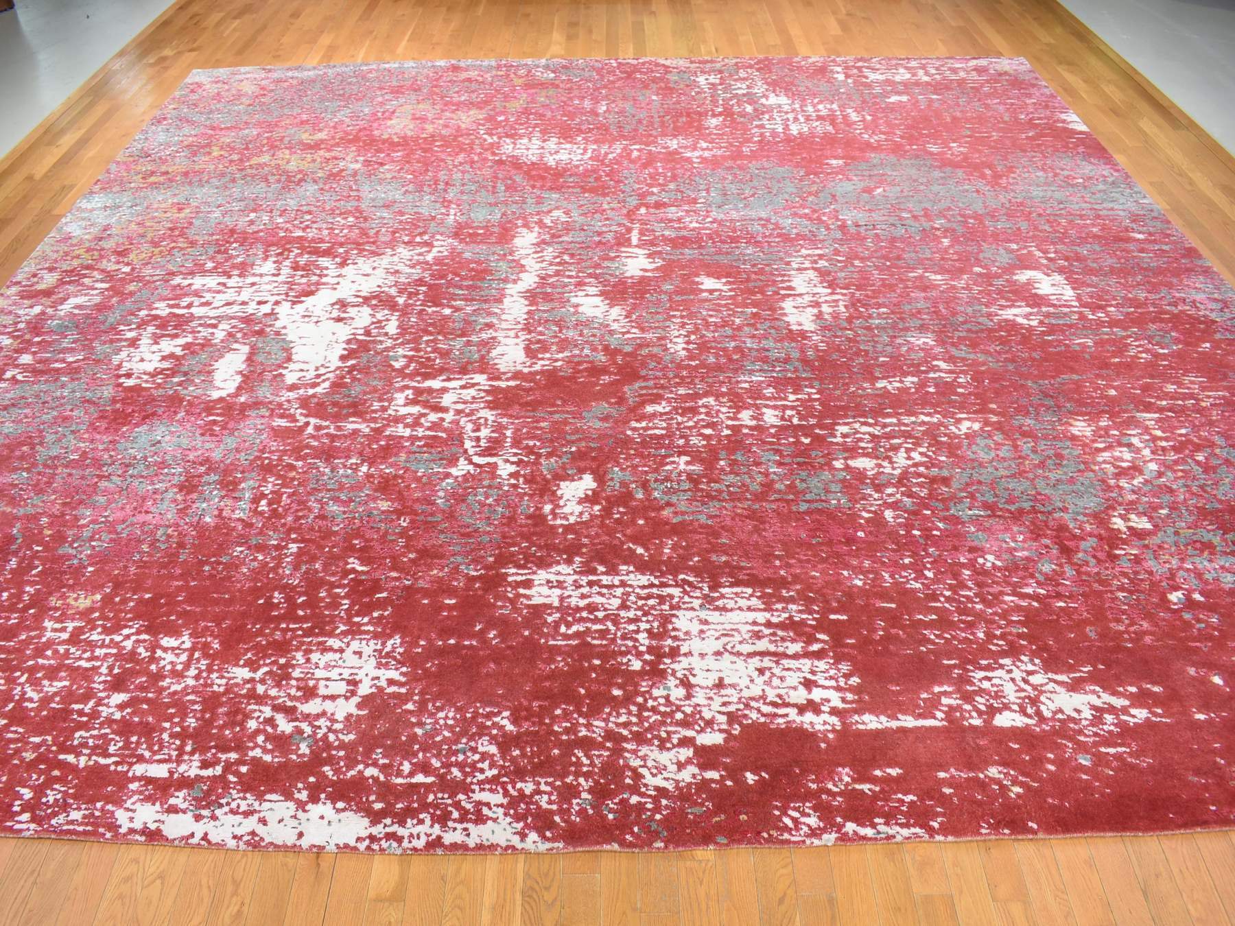 Modern / Contemporary hand-knotted wool rug in Red, 15'3" x 16'6" — SKU O080515 (view 2)