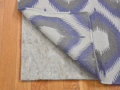 Kilim Flat-Weave hand-knotted wool rug in Gray, 4'2" x 6' — SKU O080541 (view 3)