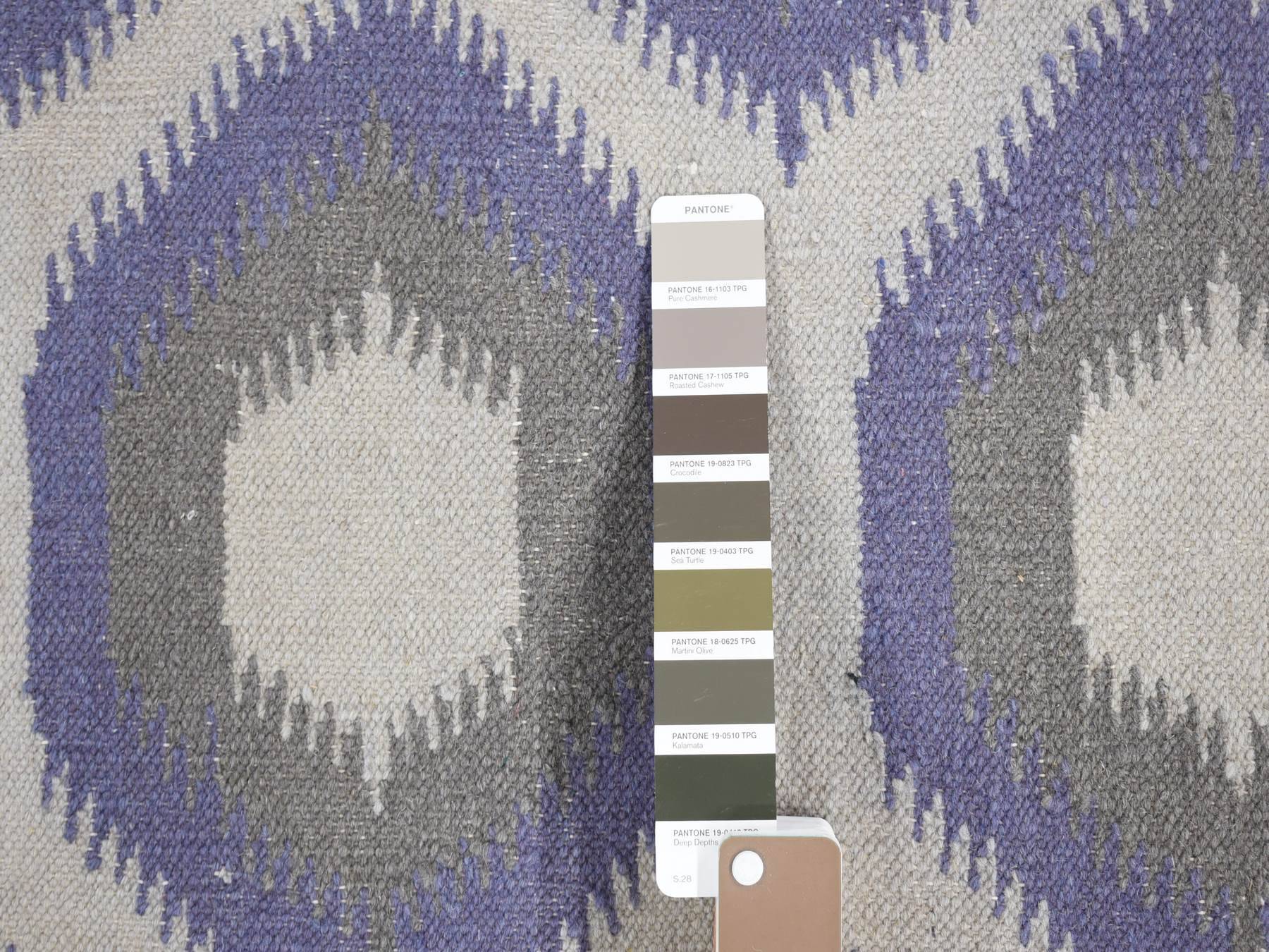 Kilim Flat-Weave hand-knotted wool rug in Gray, 4' x 6' — SKU O080557 (view 4)
