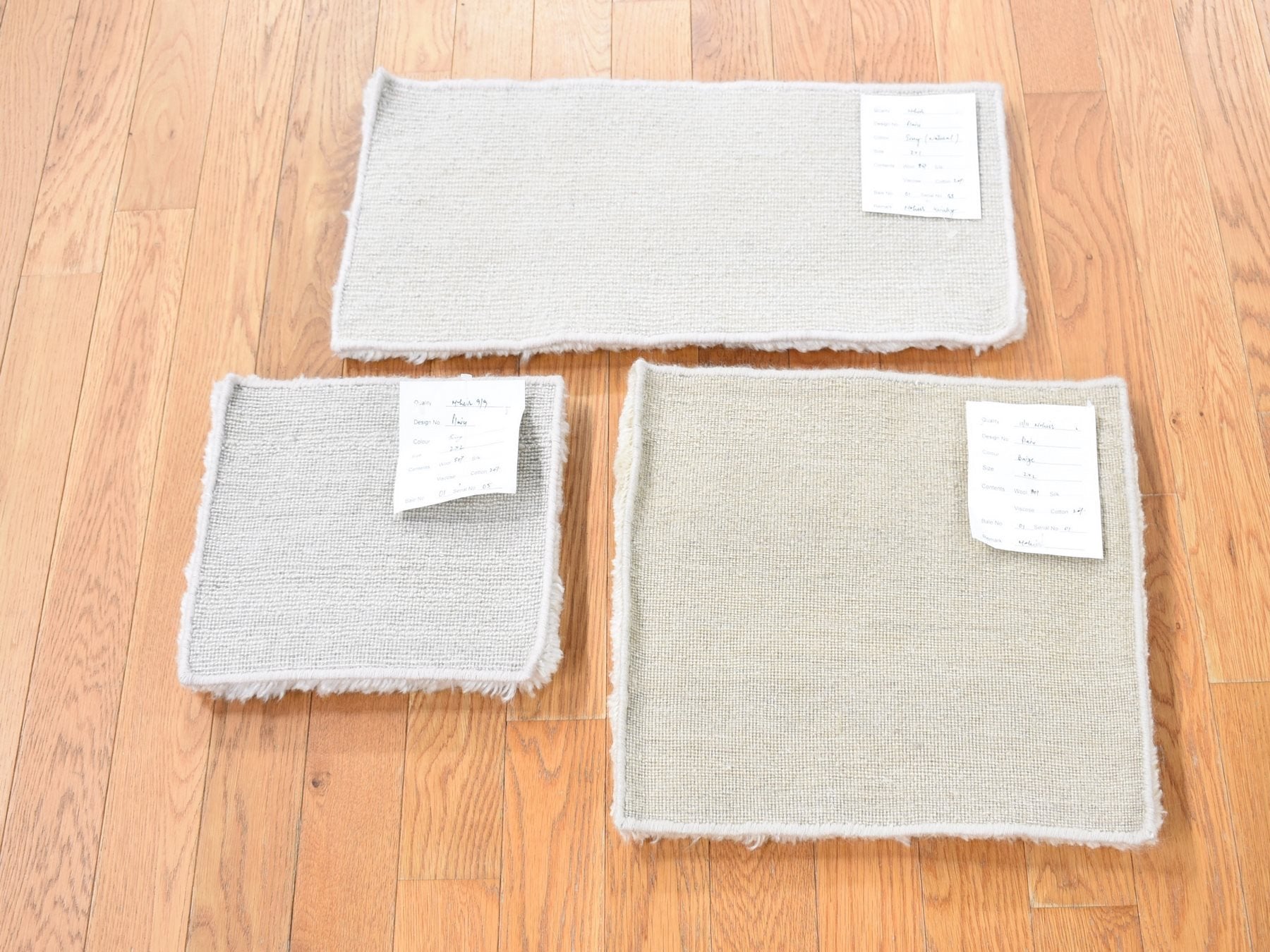 Modern / Contemporary hand-knotted wool rug in Ivory, 1' x 2'1" — SKU O080596 (view 2)