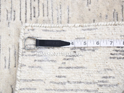 Modern / Contemporary hand-knotted wool rug in Ivory, 2'2" x 3' — SKU O080603 (view 5)