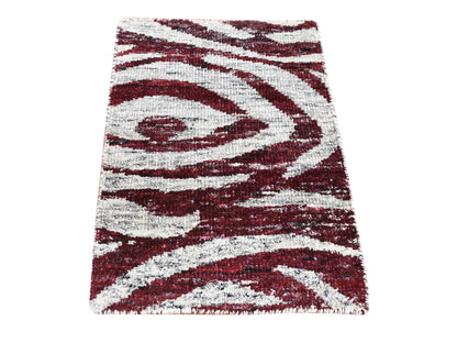 Modern / Contemporary hand-knotted sari silk rug in Ivory, 2' x 3' — SKU O080614
