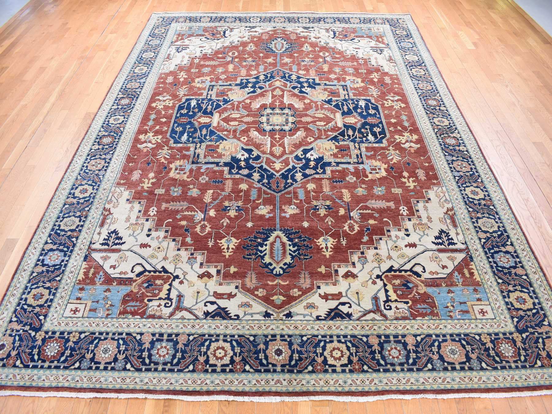 Heriz Heriz hand-knotted wool rug in Red & Midnight Blue, 10'1" x 13'9" — SKU O080634 (view 2)