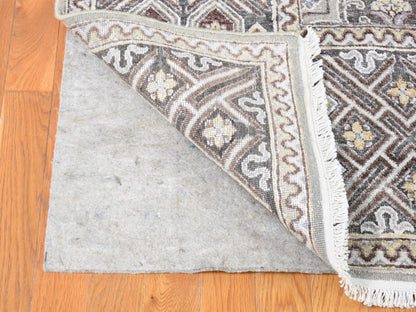 Transitional hand-knotted wool/silk rug in Ivory & Gray, 10'1" x 14'2" — SKU O080686 (view 4)