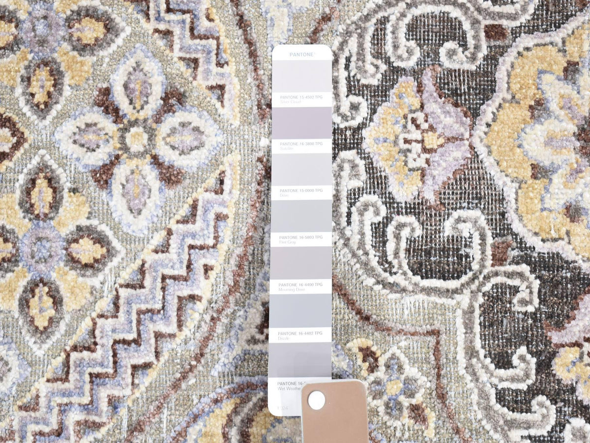 Transitional hand-knotted wool/silk rug in Ivory & Gray, 10'1" x 14'2" — SKU O080686 (view 7)