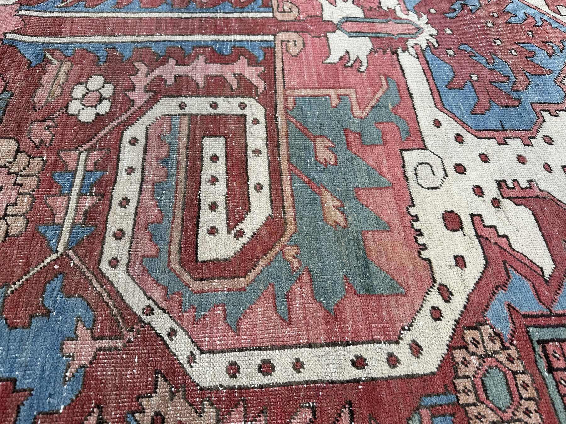 Heriz Antique hand-knotted wool rug in Red, 12'3" x 18'6" — SKU O080698 (view 5)