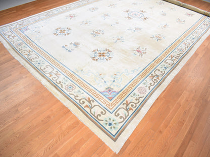 Antique hand-knotted wool rug in Ivory, 13'9" x 23'5" — SKU O080701 (view 3)