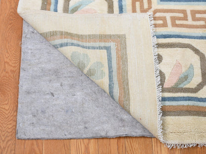 Antique hand-knotted wool rug in Ivory, 13'9" x 23'5" — SKU O080701 (view 4)