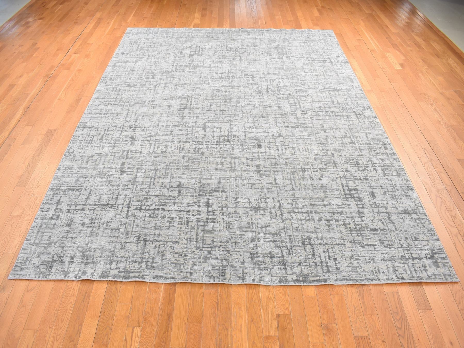 Modern / Contemporary hand-knotted wool/silk rug in Gray, 9'2" x 12'3" — SKU O080730 (view 2)