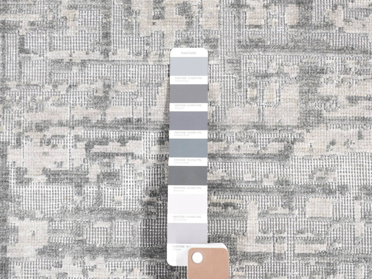 Modern / Contemporary hand-knotted wool/silk rug in Gray, 9'2" x 12'3" — SKU O080730 (view 7)