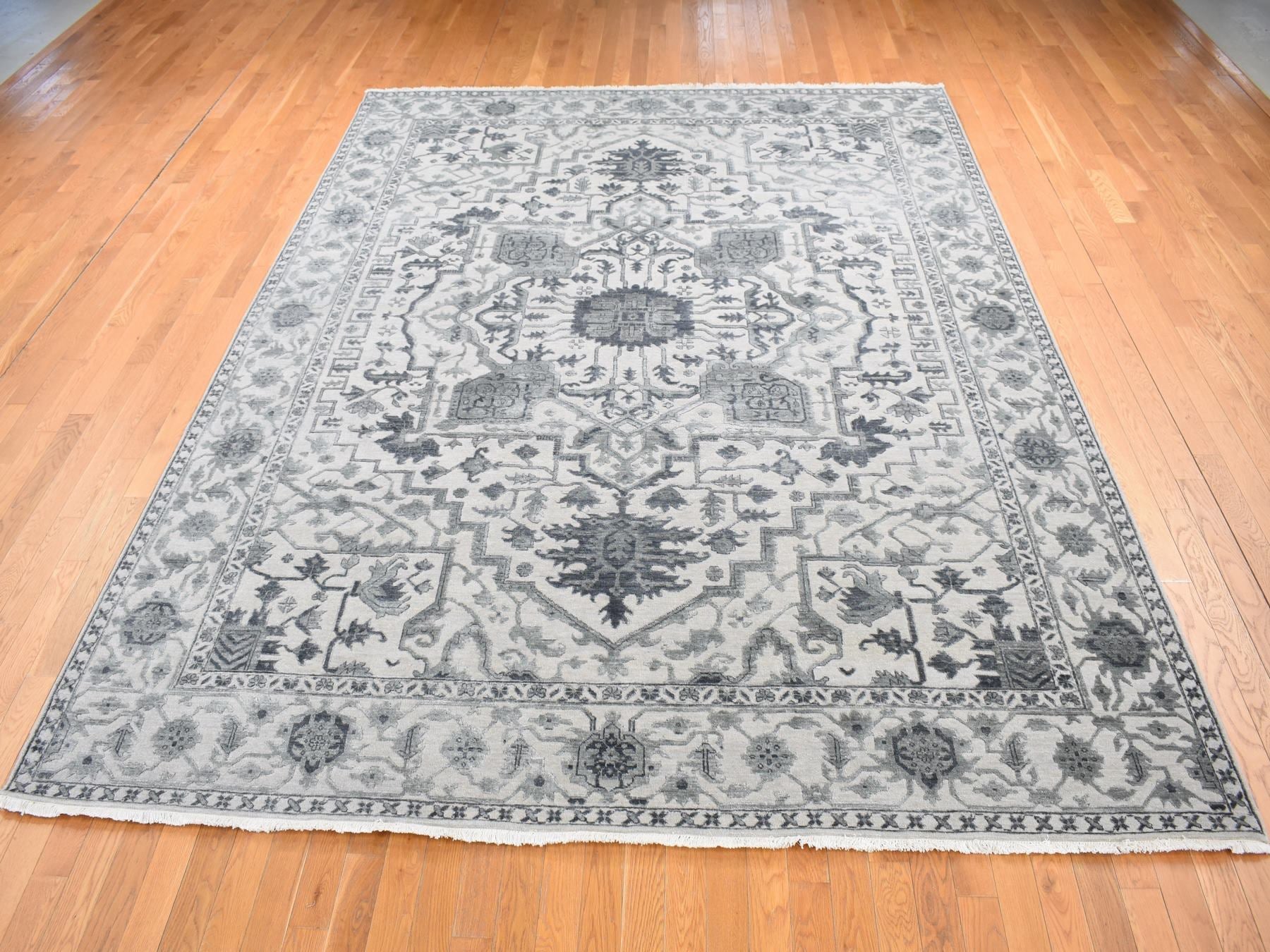 Heriz Heriz hand-knotted wool/silk rug in Gray, 9' x 12' — SKU O080734 (view 2)
