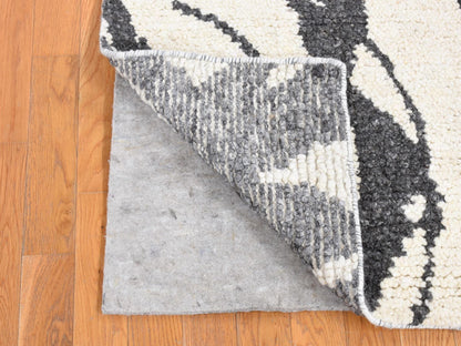 Ivory 3'0" x 3'0" Modern and Contemporary Hand knotted Wool Rug - Sku: O080753