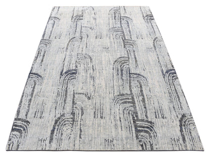 Wool / Silk hand-knotted wool/pure silk rug in Gray, 5' x 7'1" — SKU O080768