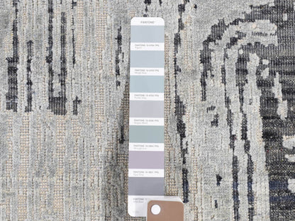 Wool / Silk hand-knotted wool/pure silk rug in Gray, 5' x 7'1" — SKU O080768 (view 3)