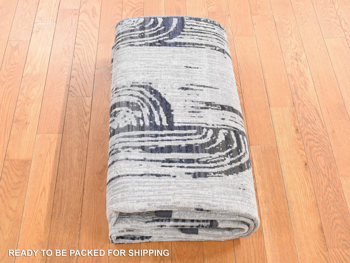 Wool / Silk hand-knotted wool/pure silk rug in Gray, 5' x 7'1" — SKU O080768 (view 4)