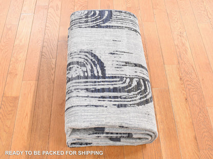 Wool / Silk hand-knotted wool/pure silk rug in Gray, 5' x 7'1" — SKU O080768 (view 4)