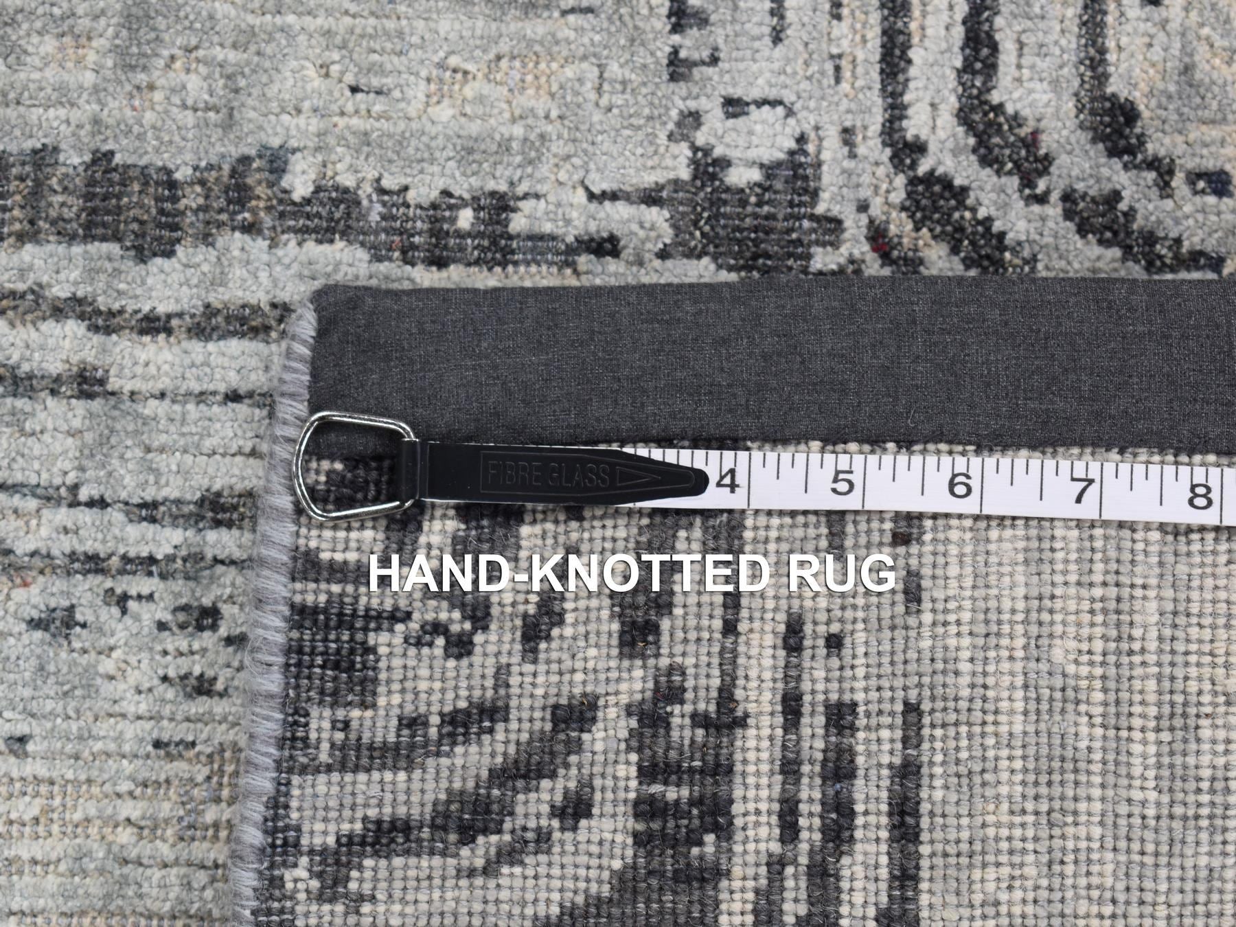 Wool / Silk hand-knotted wool/pure silk rug in Gray, 5' x 7'1" — SKU O080768 (view 6)