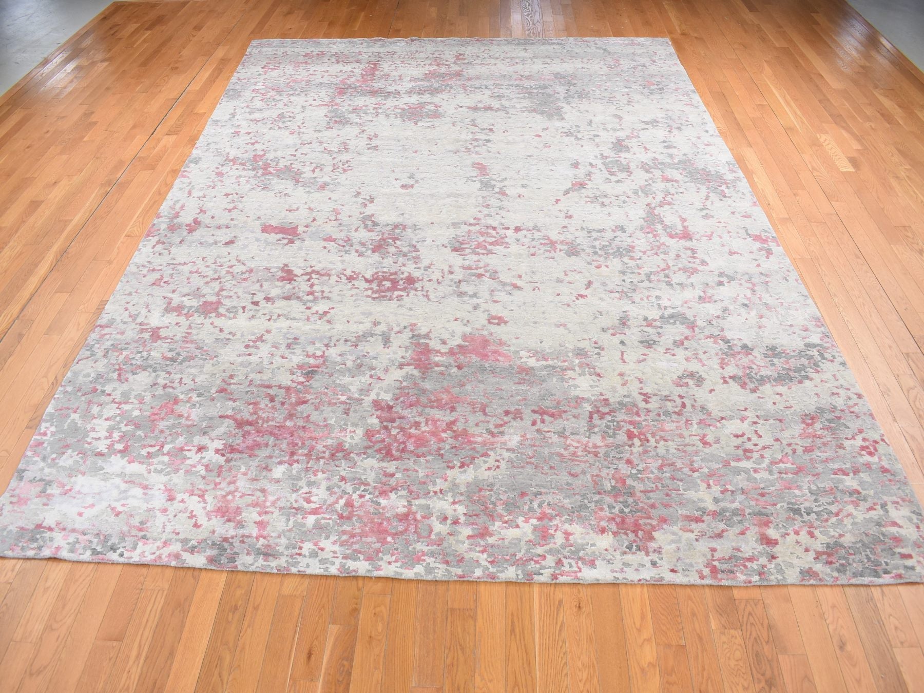 Modern / Contemporary hand-knotted wool/silk rug in Pink, 10' x 13'9" — SKU O080795 (view 2)