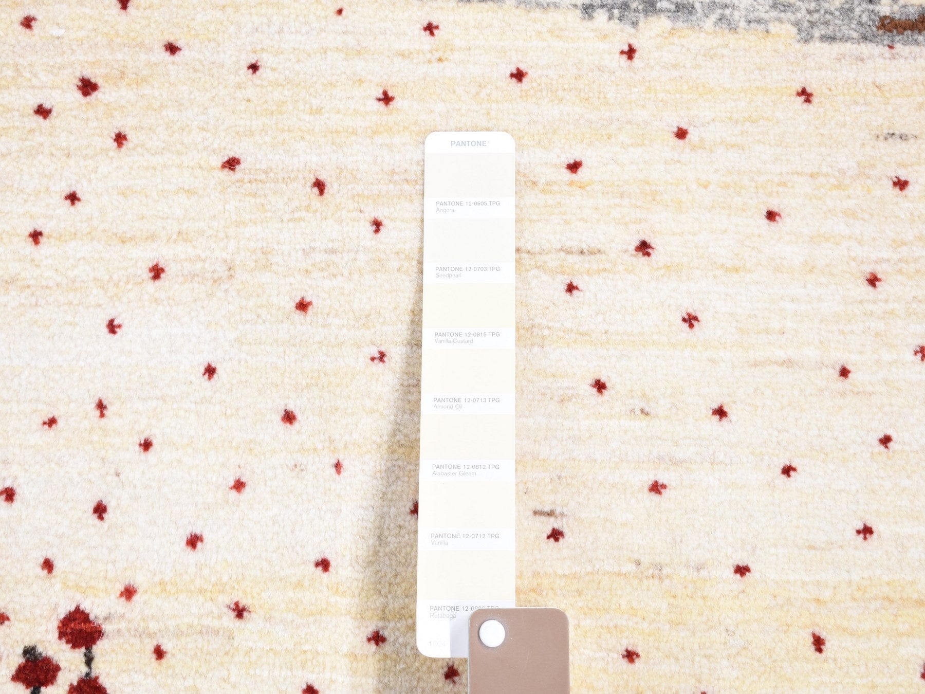 Gabbeh Tribal & Geometric hand-knotted wool rug in Ivory, 9' x 12' — SKU O080814 (view 7)