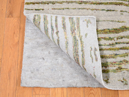 Modern / Contemporary hand-knotted wool/silk rug in Gray, 9'2" x 11'8" — SKU O080818 (view 4)