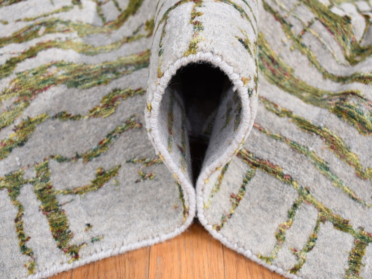 Modern / Contemporary hand-knotted wool/silk rug in Gray, 9'2" x 11'8" — SKU O080818 (view 6)