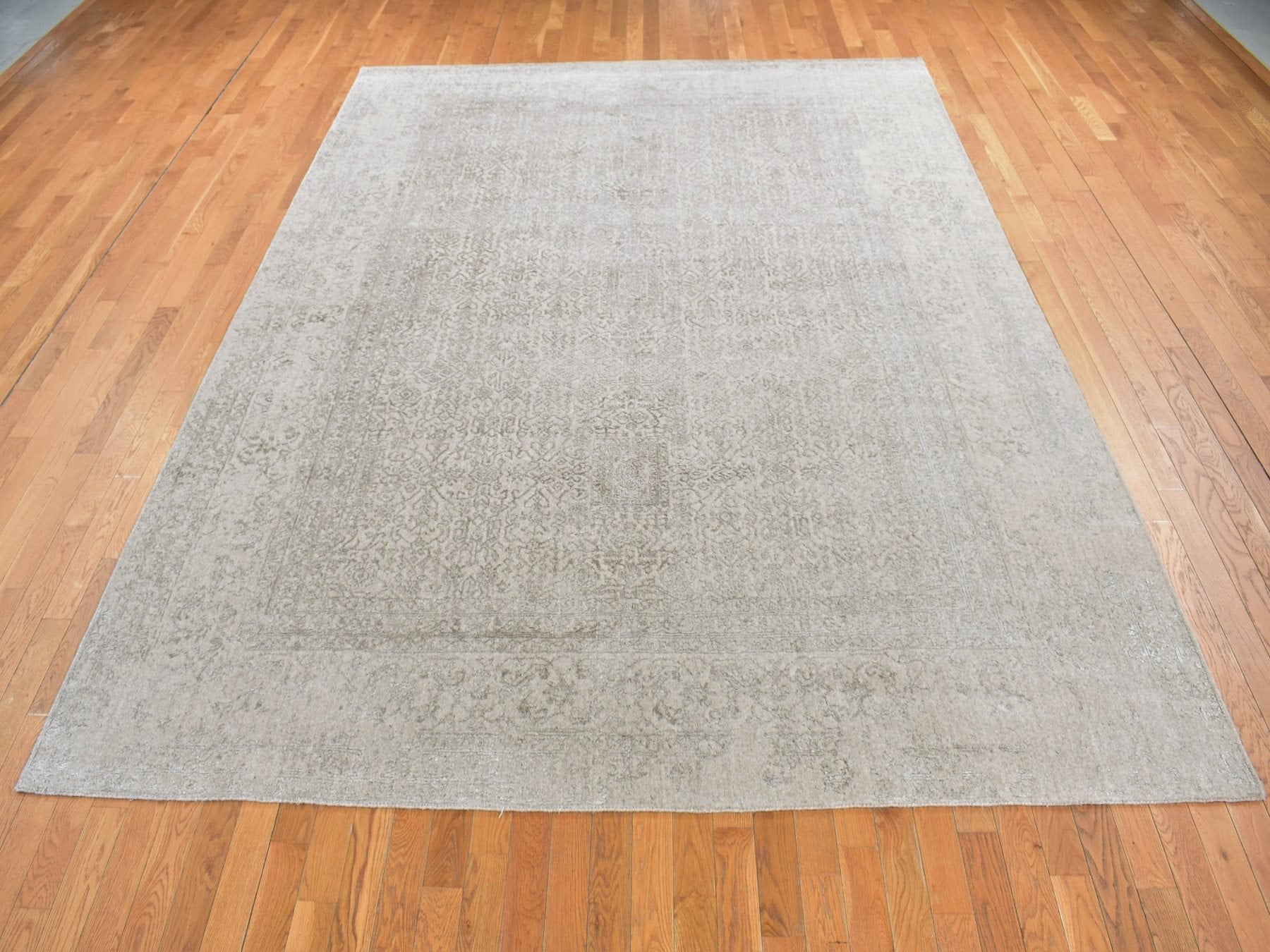 Modern / Contemporary hand-knotted wool/silk rug in Gray, 8'9" x 12'1" — SKU O080819 (view 2)