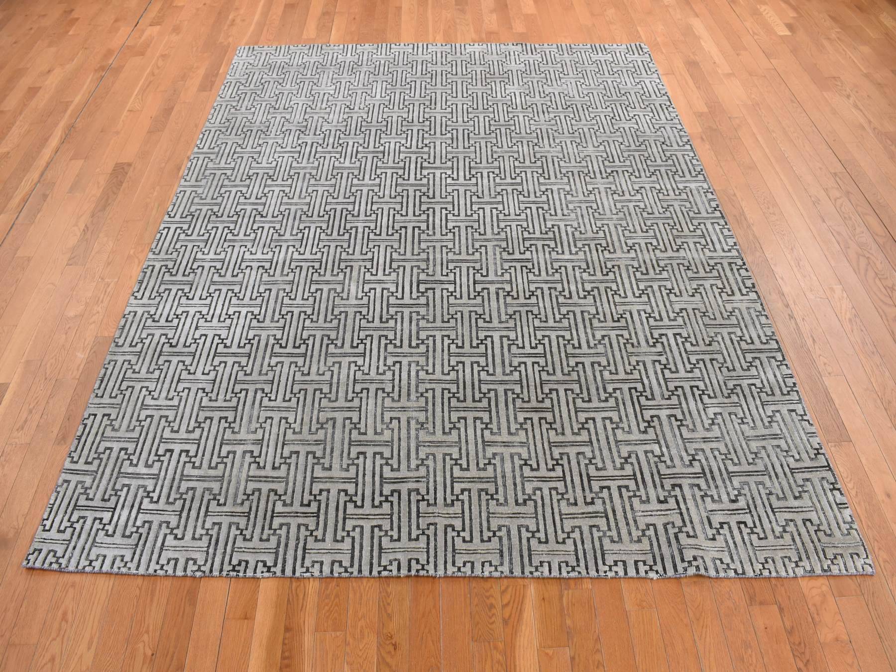 Modern / Contemporary hand-knotted wool/silk rug in Gray, 7'10" x 10'3" — SKU O080832 (view 2)