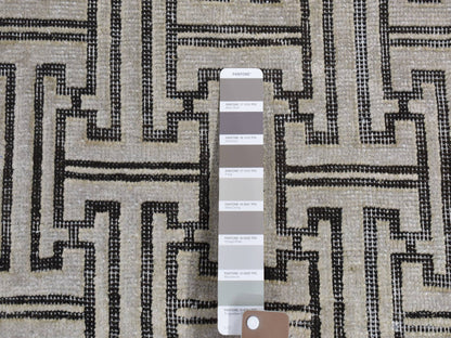 Modern / Contemporary hand-knotted wool/silk rug in Gray, 7'10" x 10'3" — SKU O080832 (view 7)