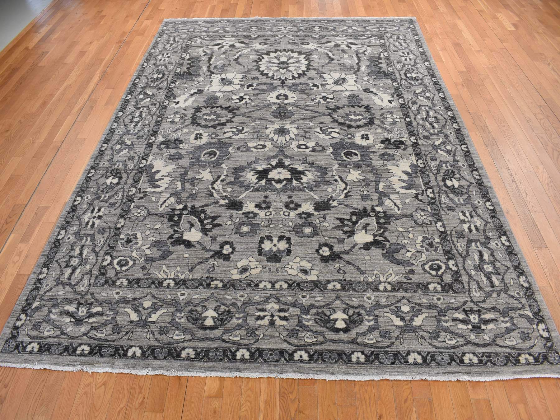 Mahal Oushak hand-knotted wool rug in Gray, 9'1" x 12'6" — SKU O080851 (view 2)