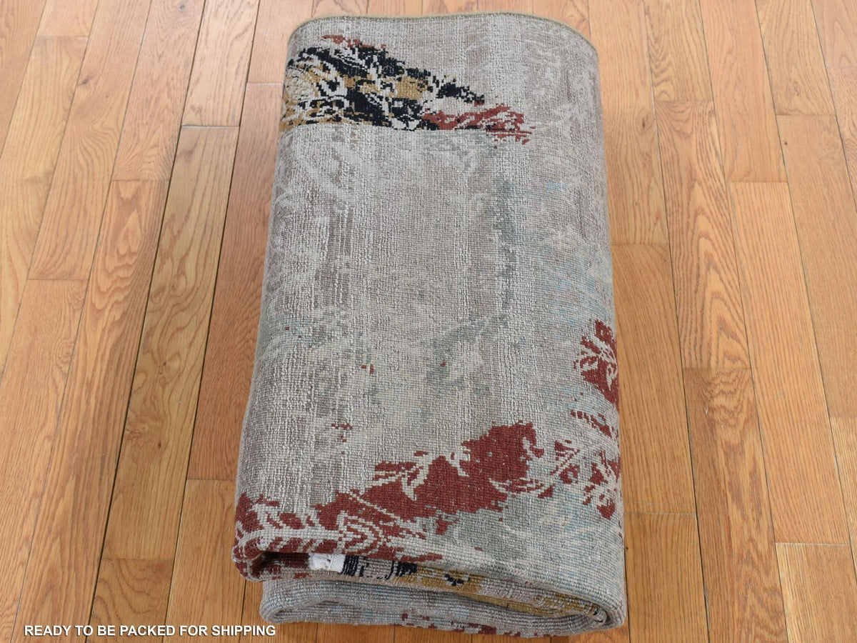 Transitional hand-knotted wool/silk rug in Gray & Green, 5'2" x 7'1" — SKU O080885 (view 5)