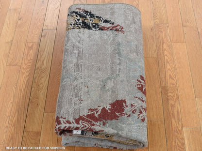 Transitional hand-knotted wool/silk rug in Gray & Green, 5'2" x 7'1" — SKU O080885 (view 5)