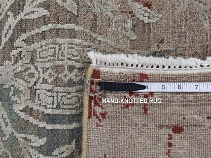 Transitional hand-knotted wool/silk rug in Gray & Green, 5'2" x 7'1" — SKU O080885 (view 7)