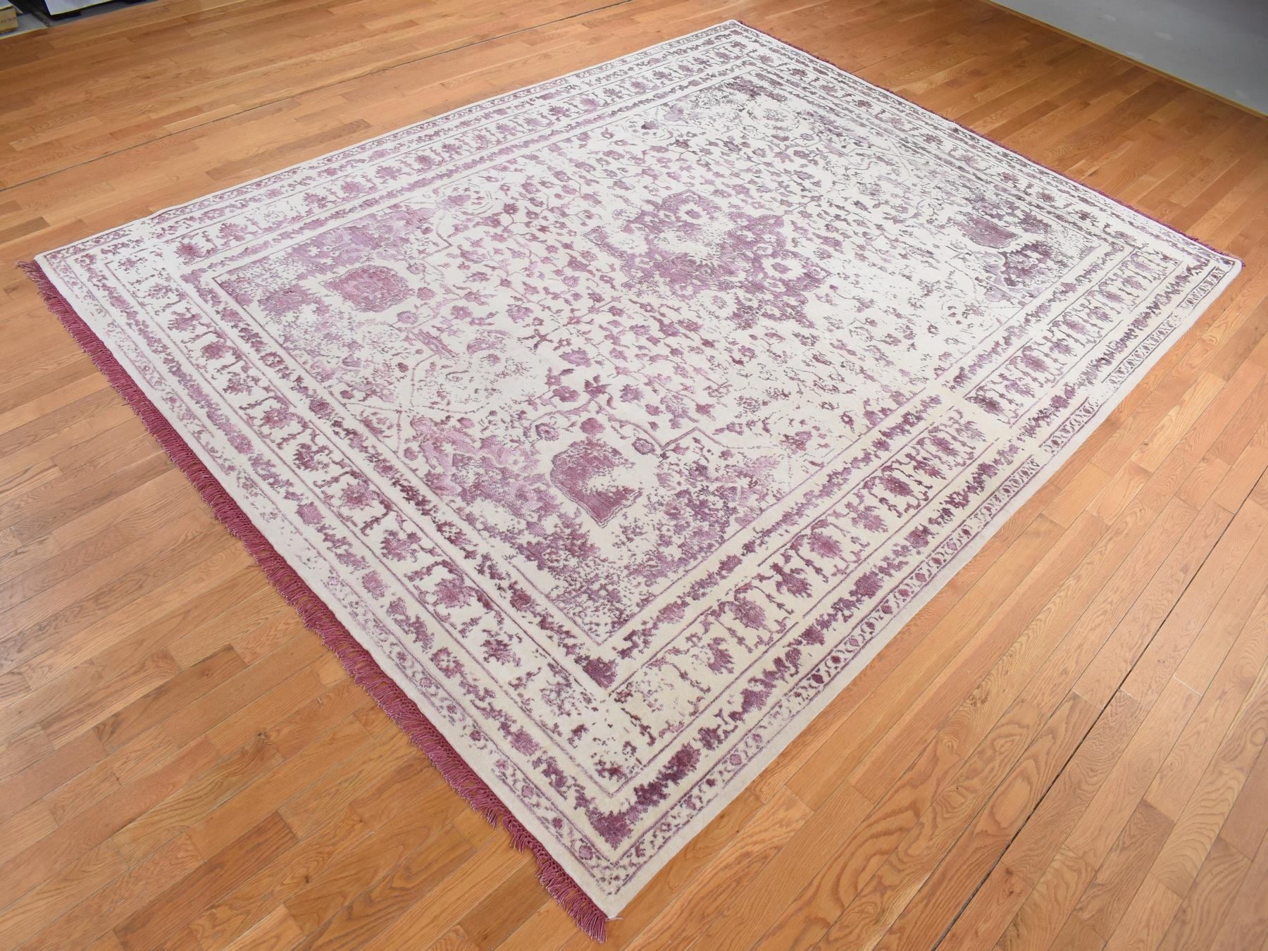 Transitional hand-knotted wool/silk rug in Ivory, 9'2" x 12'1" — SKU O080910 (view 3)