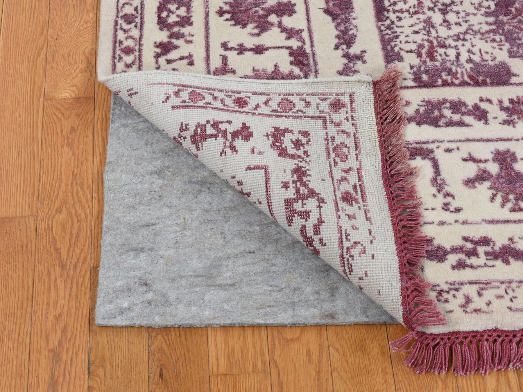 Transitional hand-knotted wool/silk rug in Ivory, 9'2" x 12'1" — SKU O080910 (view 4)