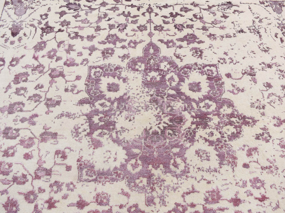 Transitional hand-knotted wool/silk rug in Ivory, 9'2" x 12'1" — SKU O080910 (view 8)