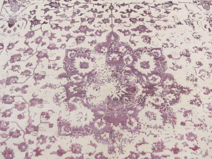 Transitional hand-knotted wool/silk rug in Ivory, 9'2" x 12'1" — SKU O080910 (view 8)