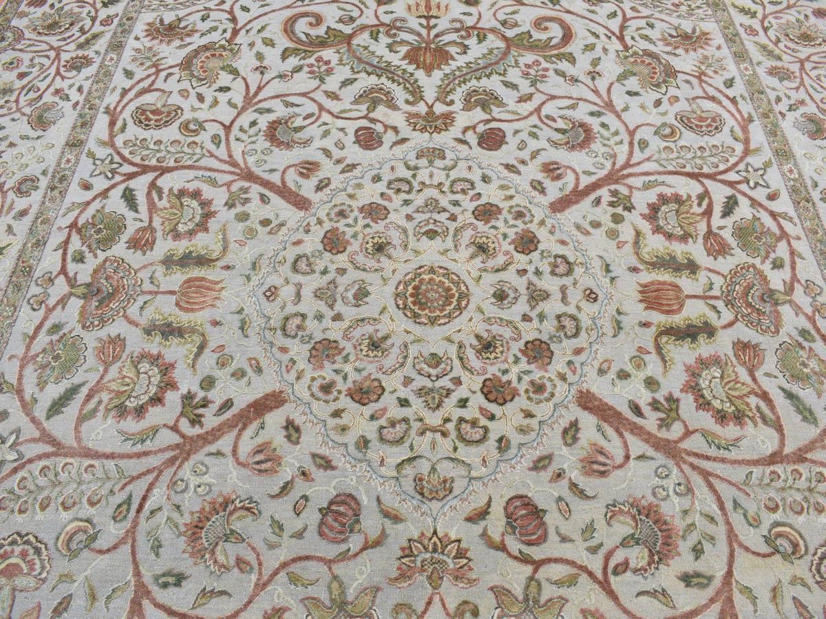 Transitional hand-knotted wool/silk rug in Gray & Mojave Desert, 10'1" x 13'9" — SKU O080915 (view 8)